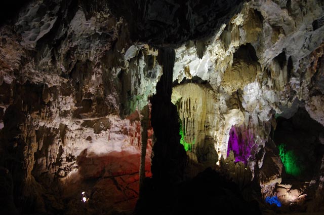 フフォンニャケバン国立公園のフォンニャ洞窟入り口辺りまでの写真