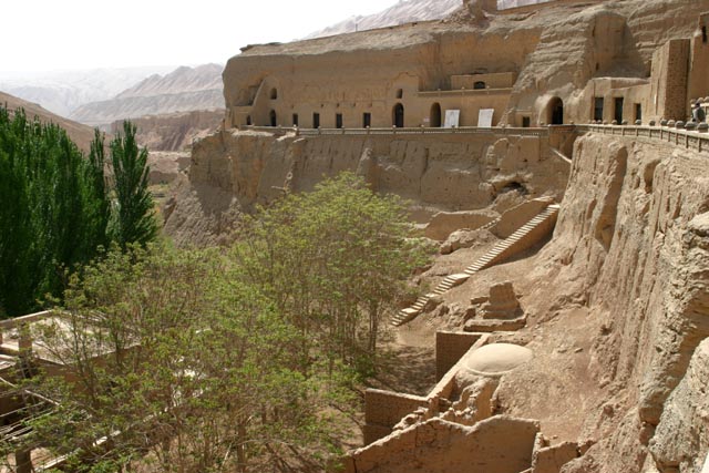 ゼベクリク千仏洞と周辺の風景