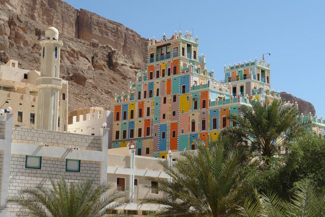 イエメンのアルハジャレン／富豪の宮殿（Colorful palace at Al Hajarain）