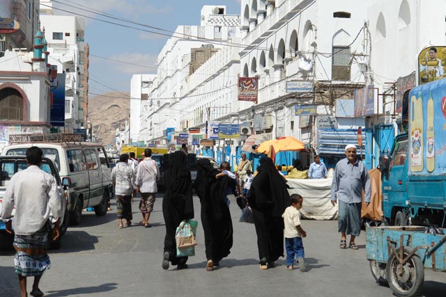 イエメン／ムッカラ女性の市場（Women's market in Mukalla）