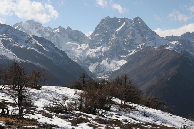 名峰梅里雪山手前の白馬雪山峠（Baimang Xueshan Pass／4,292m）