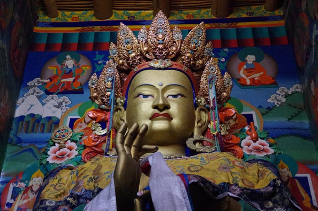 リンシェゴンパ（Lingshet Gompa）の大きな弥勒菩薩像